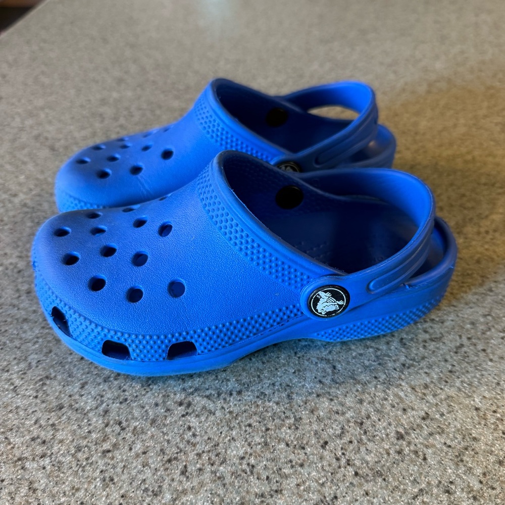 Crocs size 11 EUC - Picture 2 of 3